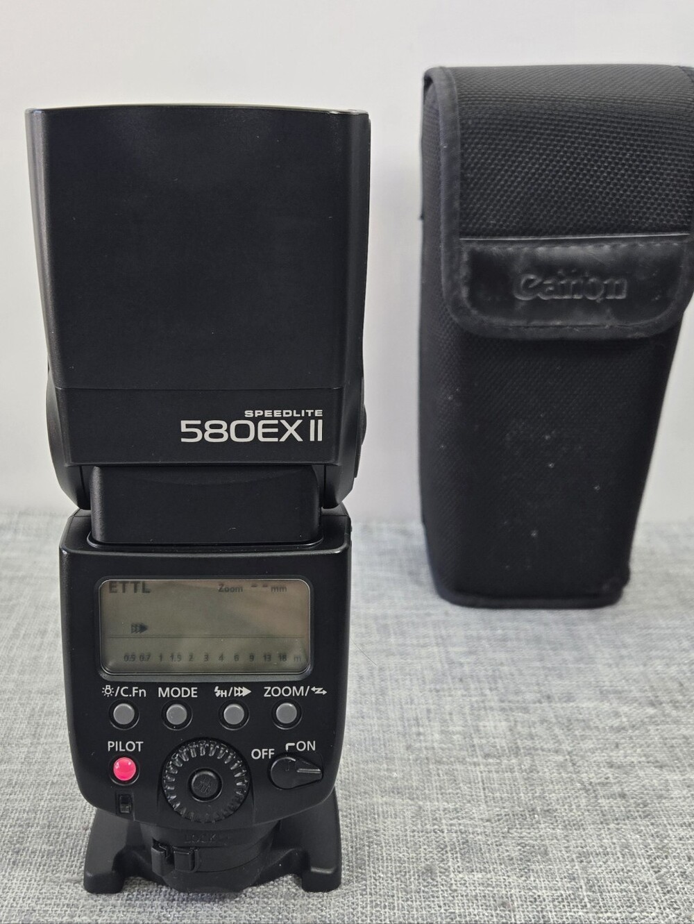 Canon Speedlite 580EX II Shoe Mount Flash with Soft Case & Stand - Picture 3 of 6